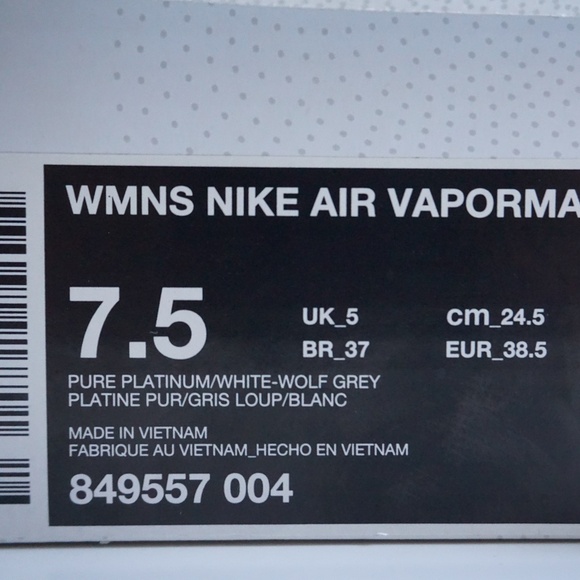 NIKE | WOMEN'S NIKE AIR VAPORMAX FLYNIT - Picture 13 of 13